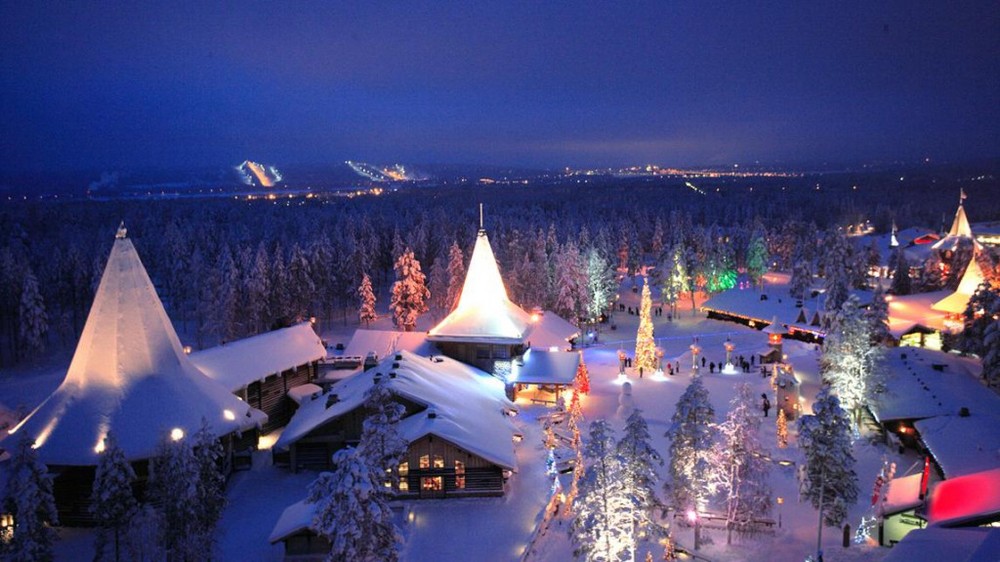 Rovaniemi, Phần Lan là một trong những trung tâm du lịch quan trọng nhất của Phần Lan và được cho là nhà của ông già noel Santa Claus. Đây là một trong 10  điểm đến hấp dẫn ở châu Âu vào mùa đông.